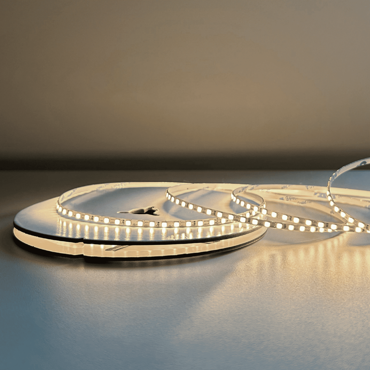 Fita Led Celeste Slim 5m 8w 3000k Branco Quente 960lm 12v Alut - NEO Avant