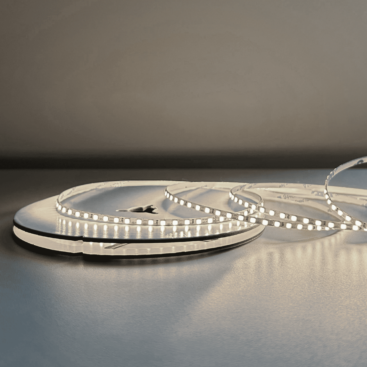 Fita Led Celeste Slim 5m 8w 4000k Branco Neutro 960lm 12v Alut - NEO Avant