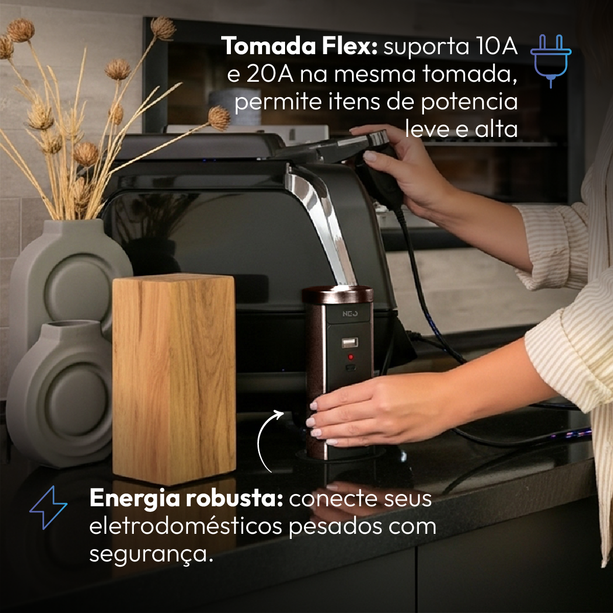 Torre de Tomadas Retrátil Cinza 1 Tomada Multiplug USB e USB C Elevor Bivolt