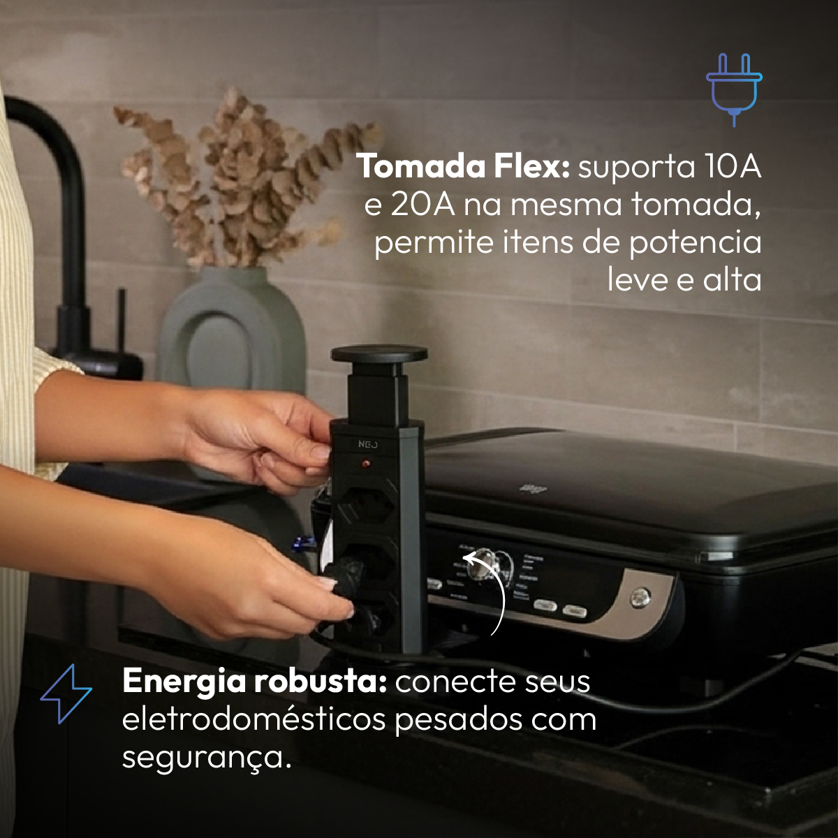 Torre de Tomada Retrátil Preto 3 Tomadas Multiplug Elevor Bivolt