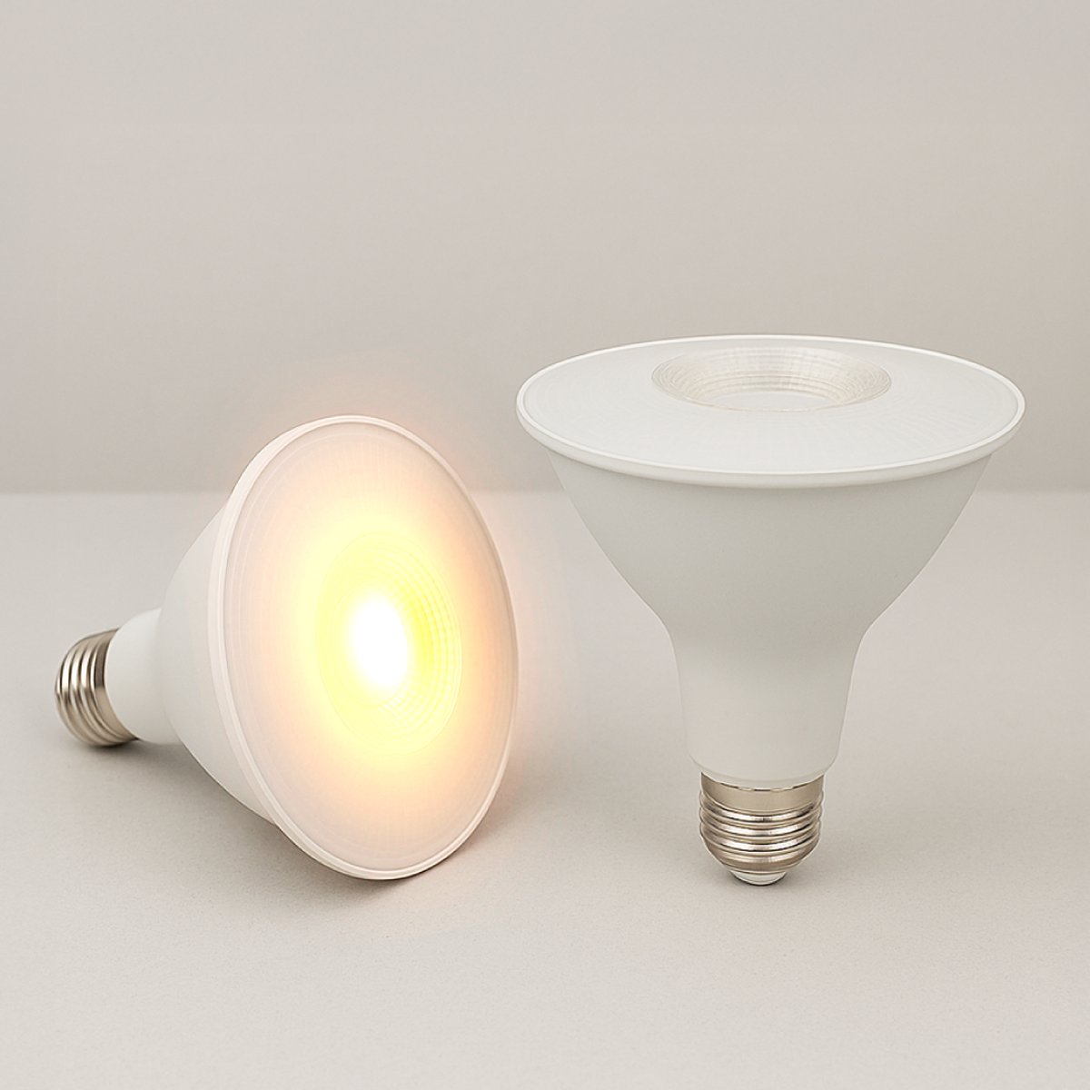 Lâmpada Led Par38 14w 2700k Branco Quente E27 Bivolt Alut